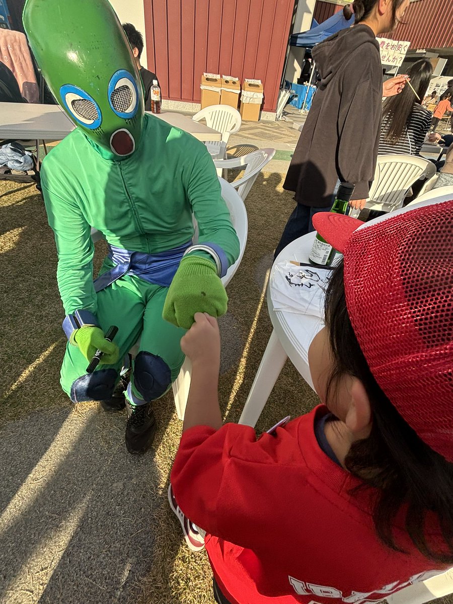 2024.11.17
取手フェルネスプラザ

昨日のショーでうごせんが来ることを聞き2回目だけでしたが参加させてもらいました！！久しぶりのうごせんに大興奮🤣
遅くなったプレゼントも渡して満足して帰りました🟢✨

#イバライガー 
#うごせん