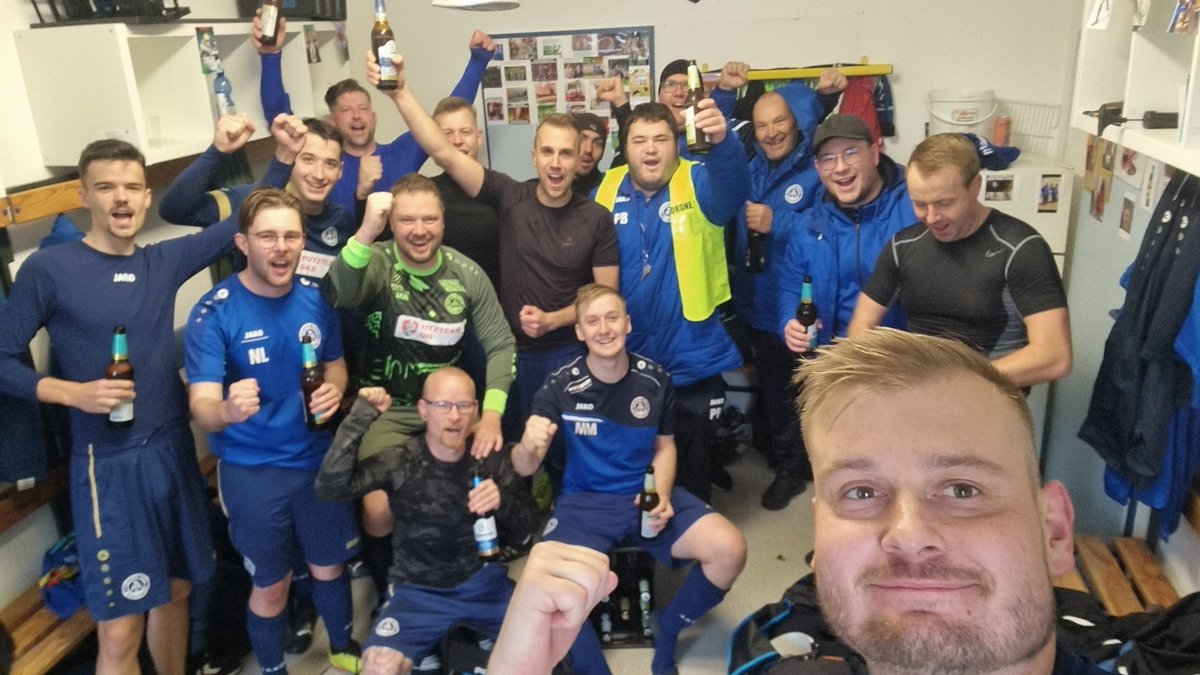 Unsere Zweite hat es gestern besser gemacht und gewinnt souverän mit 5:0 gegen BSV Cottbus Ost.

Tore: 2x Marius Mucha, Kreutz, Amirzai, Seifert 
---
#heimsieg #SGE #WIR