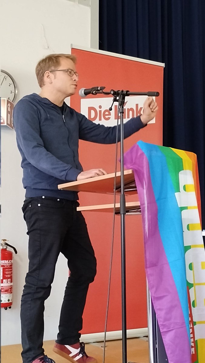 linke_sh's tweet photo. Unser Genosse @lgbeutin betont wie gut wir für den Wahlkampf mit Themen und den beiden Spitzenkandidalierenden @HeidiReichinnek und @jan_vanaken aufgestellt sind.
Als Klima- und Energiepolitiker stellt er besonders den sozial-ökologischen Umbau nochmal in den Fokus.
#LinkeLPTSH https://t.co/OlG9RhcFW9
