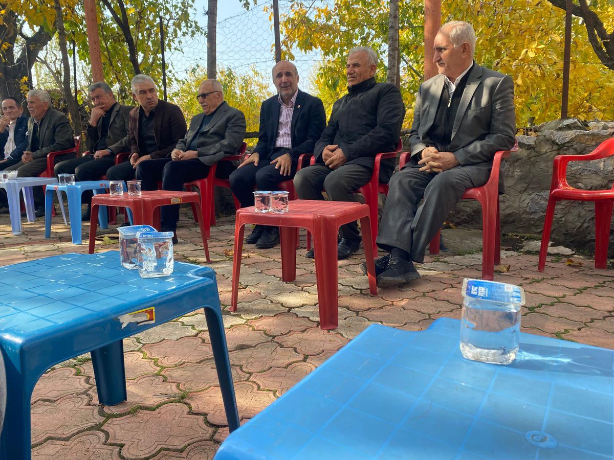 Ziverozdemir's tweet photo. 📍#Batman/Sason/Aydınlık Köyü

Sason İGM Üyemiz Yahya Karabaş’ın vefat eden babası için taziye ziyaretinde bulunduk.

Merhuma Allah’tan rahmet, ailesine ve yakınlarına başsağlığı ve sabır diliyorum . https://t.co/4BQHb3OiMc