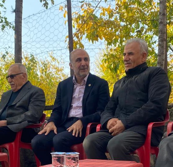 Ziverozdemir's tweet photo. 📍#Batman/Sason/Aydınlık Köyü

Sason İGM Üyemiz Yahya Karabaş’ın vefat eden babası için taziye ziyaretinde bulunduk.

Merhuma Allah’tan rahmet, ailesine ve yakınlarına başsağlığı ve sabır diliyorum . https://t.co/4BQHb3OiMc