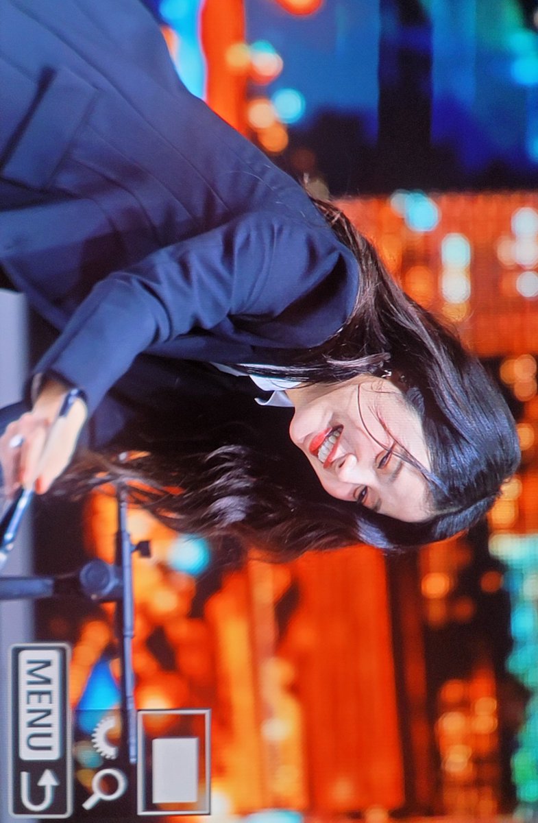22yong1's tweet photo. 241117 TALK CONCERT [주제파악]

오랜만에 얼굴 봐서 행복했어요
2부까지 보고 싶었는데...😭

#마마무 #솔라 https://t.co/atfcLDKmJT