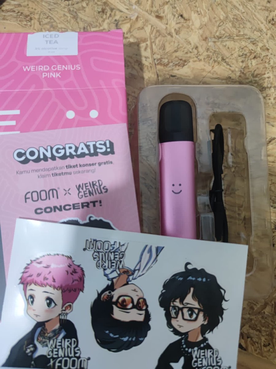 kkeyasu's tweet photo. WTS foom x weird genius pink tawar brp aja mines liq aja yg lain ada semua #zonauang #zonaba #zonajajan https://t.co/GpqaN2d5sW
