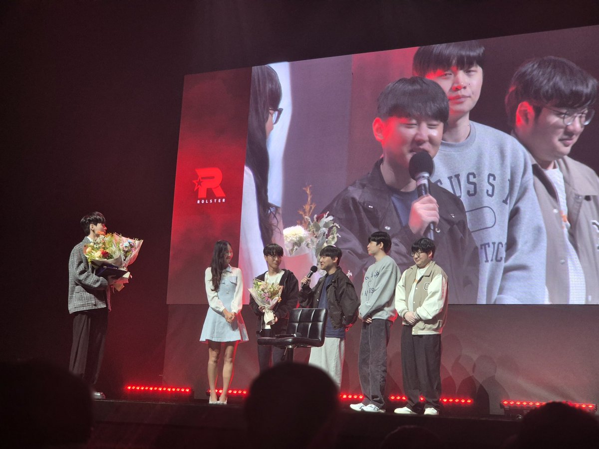 Wish_deft's tweet photo. 게임은 누구보다 욕심있게, 팬들에게 늘 다정하고, 모든 것에 진지한 나의 원딜. Farewell Deft. 당신을 다시 만나길 기대하며 나는 계속 기다릴게요!

그리고 다시 한 번 너무너무 고마웠어요 24KT! 내년에도 LCK에서 또 만나요 https://t.co/NsDZxknZ9t