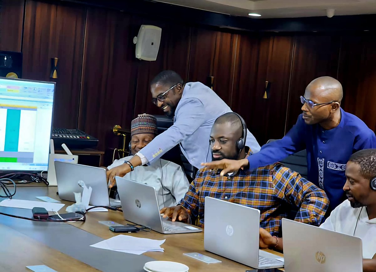 OfficialAPCNg's tweet photo. #OndoDecides2024 
DAY 2: Director, Elections Management, Tasiu Mohammed &amp; the Situation Room team at the National Secretariat in our continued monitoring of the election process. Undoubtedly, Party members have worked collectively to achieve our dominant showing

Victoria Ascerta https://t.co/1Z8qrF8plD