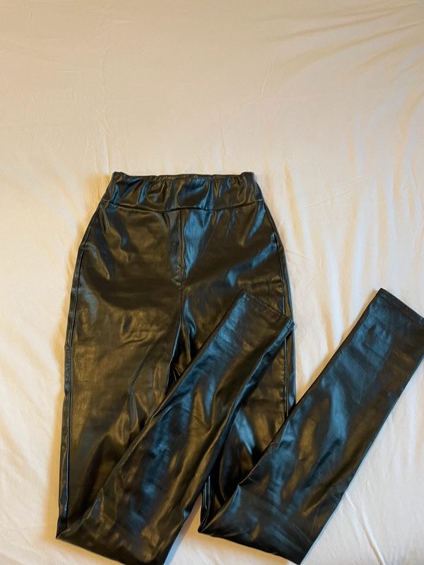 SparklyJourney's tweet photo. Get the PrettyLittleThing Leather trousers I’m selling on @VintedUK. Size XXS / 4 for £5.00! https://t.co/0QqhmrWP93 https://t.co/hrm7fxLBF5