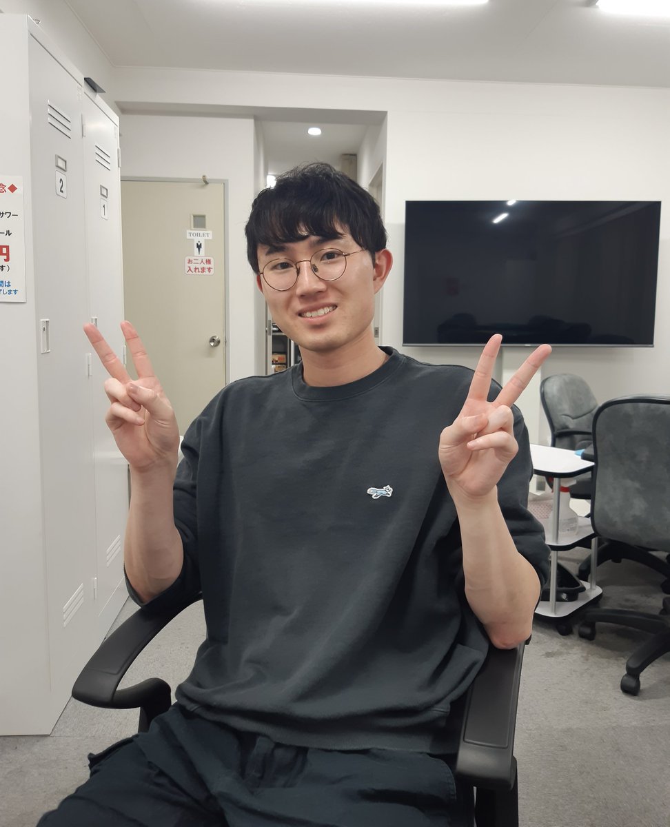 HQMJ2020's tweet photo. #HQ麻雀
\トーナメント練習会vol.1/

講師の醍醐・直也先生を含む計24名が最高位戦ルール/2半荘トーナメント形式で激突！

決勝は1半荘マッチ、節優勝は
運営の下埜プロ(最)でした🀄✨

次回は12/8(日)Mリーグルールでのトーナメント練習会です！
お申し込みはこちら😎
https://t.co/m37zkT9ikY https://t.co/HjHrSJkNlu