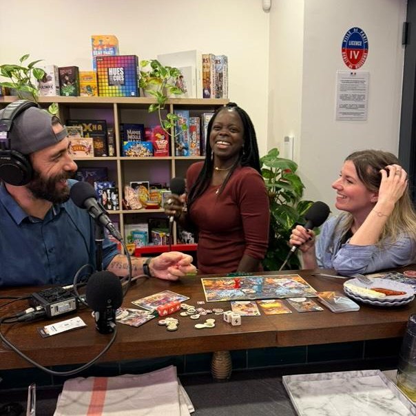 Petit débat pour savoir si King of Tokyo est un jeu stratégique ou très soumis au hasard des dés.
Alex' et Zephiriel ne sont pas d'accord.

Et vous, qu'en pensez quoi vous ? King of Tokyo : stratégique ou hasard des dés.

🎙 Nos avis complets  vaisseauhypersensas.fr/defausse/7/309