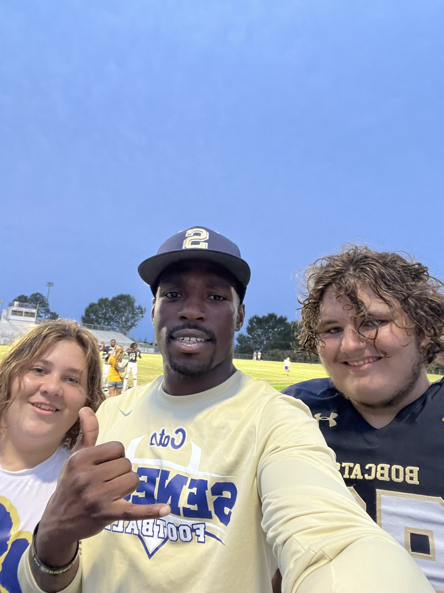 Coach_Ellis's tweet image. Year 1 has come to an end. Blessed and grateful that God led me to Seneca High. I’m beyond proud of everyone that played a part in us finishing the year with an 8-3 record. Thanks to all of the seniors for their dedication and commitment to the process! We will continue to build