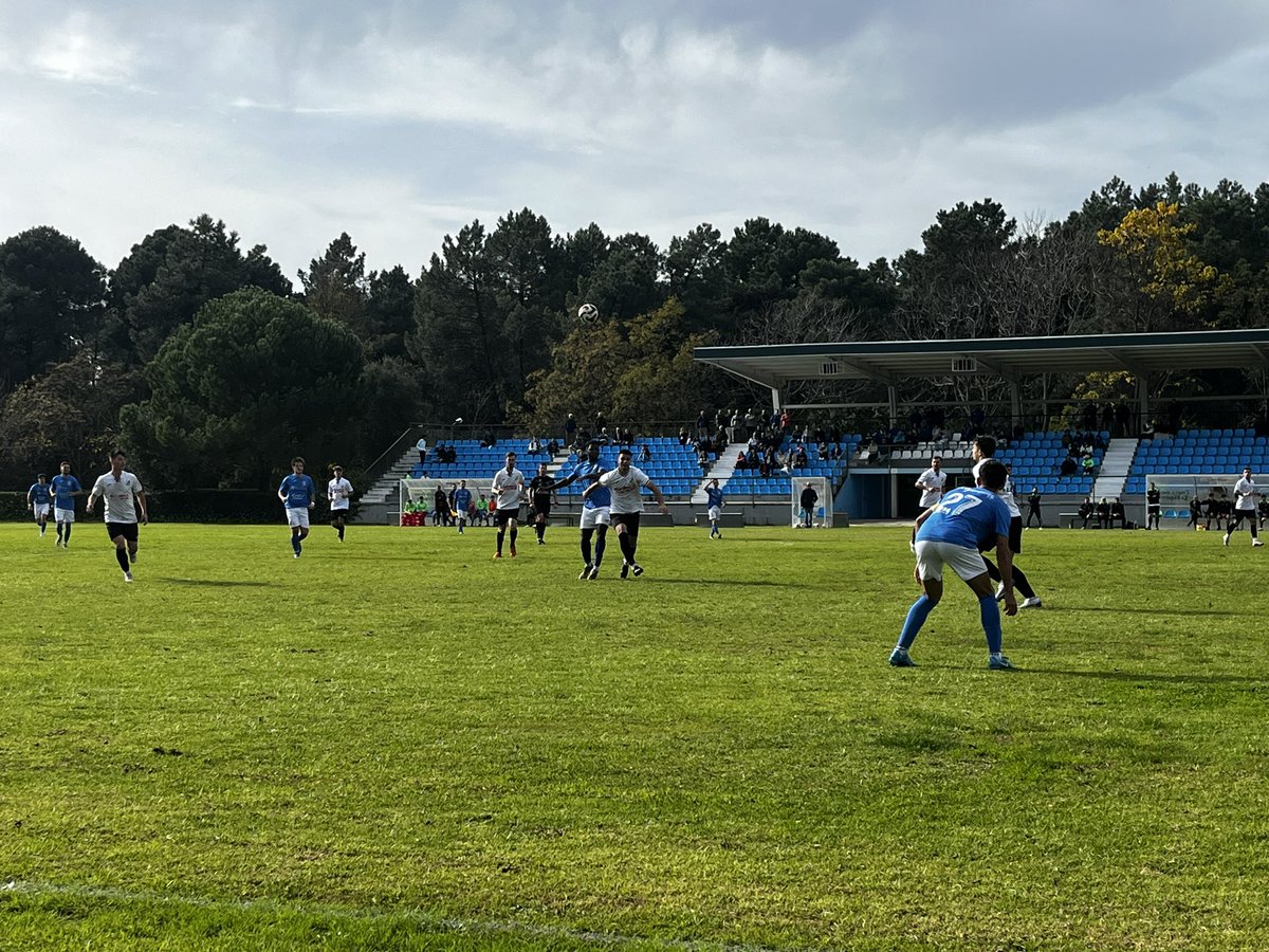 En directo desde la Ciudad Deportiva de Talayuela!!👍🏻
. 
GOOLLL DEL CPMORALEJA, GOL DE LUCAS!!🙌🏻🙌🏻🙌🏻
.
CP.Talayuela 
     0-2
CP.MoralejaCahersa
.
Vamoooosss Equipo!💪🏻🤨💪🏻
.
#SiempreCP🤍🖤
#AupaMoraleja💚🖤