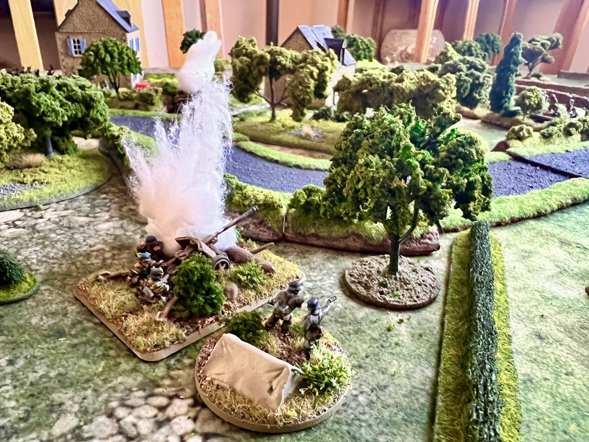 tinyterrain's tweet photo. It’s really not going well for the Germans: their PAK40 got into position but was almost immediately knocked out by a combination of 6lber and Pack75 fire thanks to a lucky command bonus roll by the #BritishAirborne #15mm #BlitzkriegCommander https://t.co/PY5YttJnBM