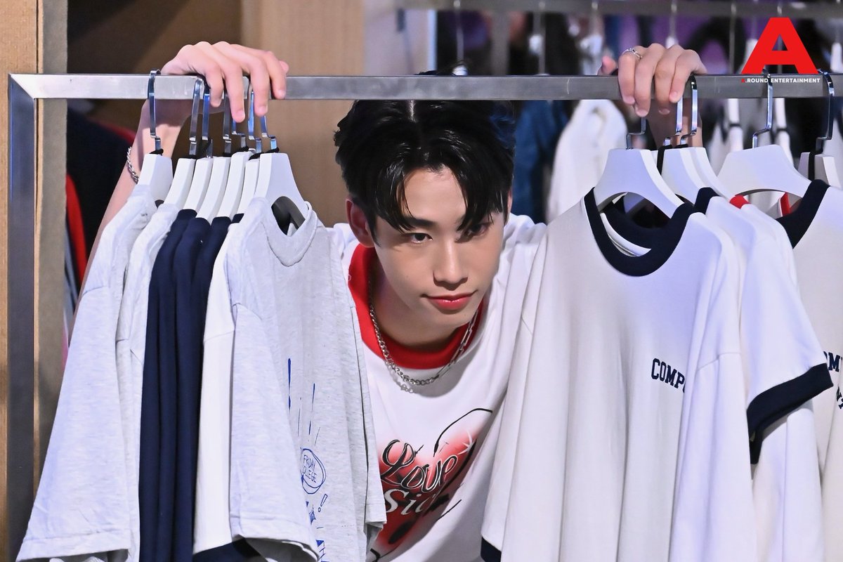 around_ent's tweet photo. “ภพ ปองภพ” กับการเยี่ยมชมสินค้า Component X Lovesick2024 ที่ Component POP UP Store พร้อมสร้างความทรงจำ​ใน 𝙈𝙖𝙜𝙞𝙘𝙖𝙡 𝙈𝙚𝙢𝙤𝙧𝙞𝙚𝙨 𝙁𝙖𝙣 𝙨𝙞𝙜𝙣 𝙬𝙞𝙩𝙝 “𝙆𝙍𝙄𝙏-𝙋𝙃𝙊𝙋”

#COMPONENTxKRITPHOP
#ppophs #Lovesick2024  #AbsoluteSiamStore
#AbsoluteSiamStorexComponent https://t.co/NGGUBhEIeu