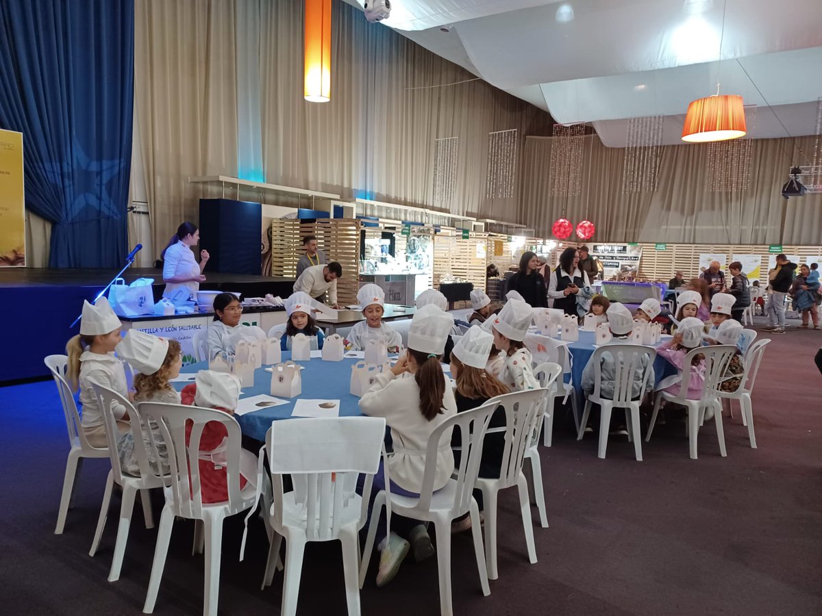 Un taller infantil  de repostería, centra hoy la atención de la Feria de la Castaña que estará abierta hasta esta noche en Carracedelo. La Mesa del Castaño apunta que <a href="/BioCastanea/">Biocastanea 2024</a> 2024 ha vuelto a ser un éxito.