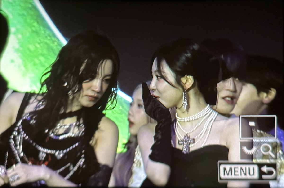 ma_nyo_2's tweet photo. 241117 KGMA

중국인🇨🇳

 #GIDLE  #YUQI  #우기
 #aespa  #NINGNING  #닝닝 https://t.co/PRaE0QjHjW