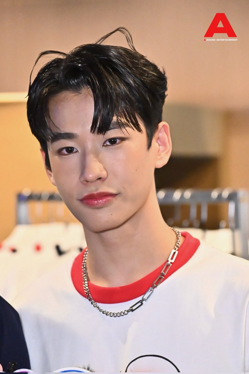 around_ent's tweet photo. “ภพ ปองภพ” ช่วงให้​สัมภาษณ์​ในกิจกรรม​ 𝙈𝙖𝙜𝙞𝙘𝙖𝙡 𝙈𝙚𝙢𝙤𝙧𝙞𝙚𝙨 𝙁𝙖𝙣 𝙨𝙞𝙜𝙣 𝙬𝙞𝙩𝙝 “𝙆𝙍𝙄𝙏-𝙋𝙃𝙊𝙋”

#COMPONENTxKRITPHOP
#ppophs #Lovesick2024  #AbsoluteSiamStore
#AbsoluteSiamStorexComponent https://t.co/LtwFniZsVR