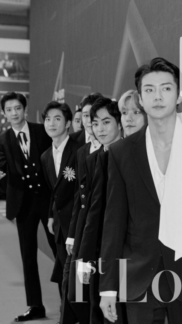 starfess's tweet photo. siapa kangen exo? sender kangen banget tp cuma bisa rewatch konten dan konsernya mereka🥹 temenin kangen kangenan dong😔🙏 -star https://t.co/HGhRwUX2Ac