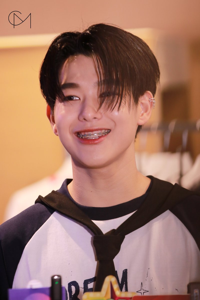 CM2Connect's tweet photo. หนุ่มใต้ “ กฤษฎิ์ ” ตกพี่สาวได้บ้างไหมคร๊าบ 
ในงาน กิจกรรม POP UP STORE Component X Lovesick 2024 

#krmjtc #KRITngamtanakijja 
#Component24FW #TheGenCAcademy #Lovesick2024 #ComponentClub #AbsoluteSiamStore
#AbsoluteSiamStorexComponent
#COMPONENTxKRITPHOP
#COMPONENTxLOVESICK2024 https://t.co/yj32FhboEF