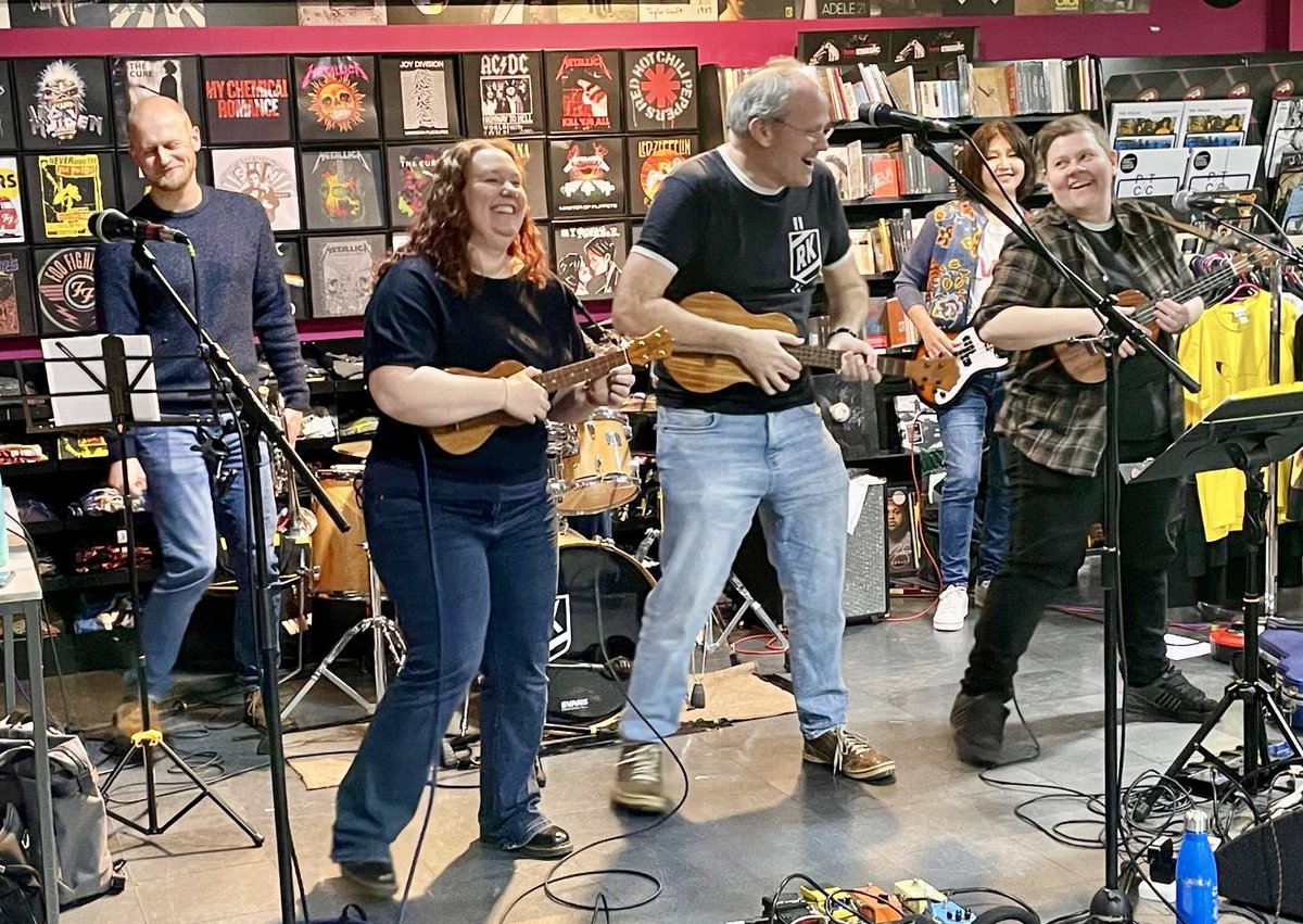 What a fantastic gig! Thanks HMV Reading for inviting us. We loved it. A great reception from a fun audience. We are still buzzing this morning. 🙏🏻🎉💜  #rocketkings #rocketkingsband #hmvinstore #instore #HMV <a href="/hmvtweets/">hmv</a>
