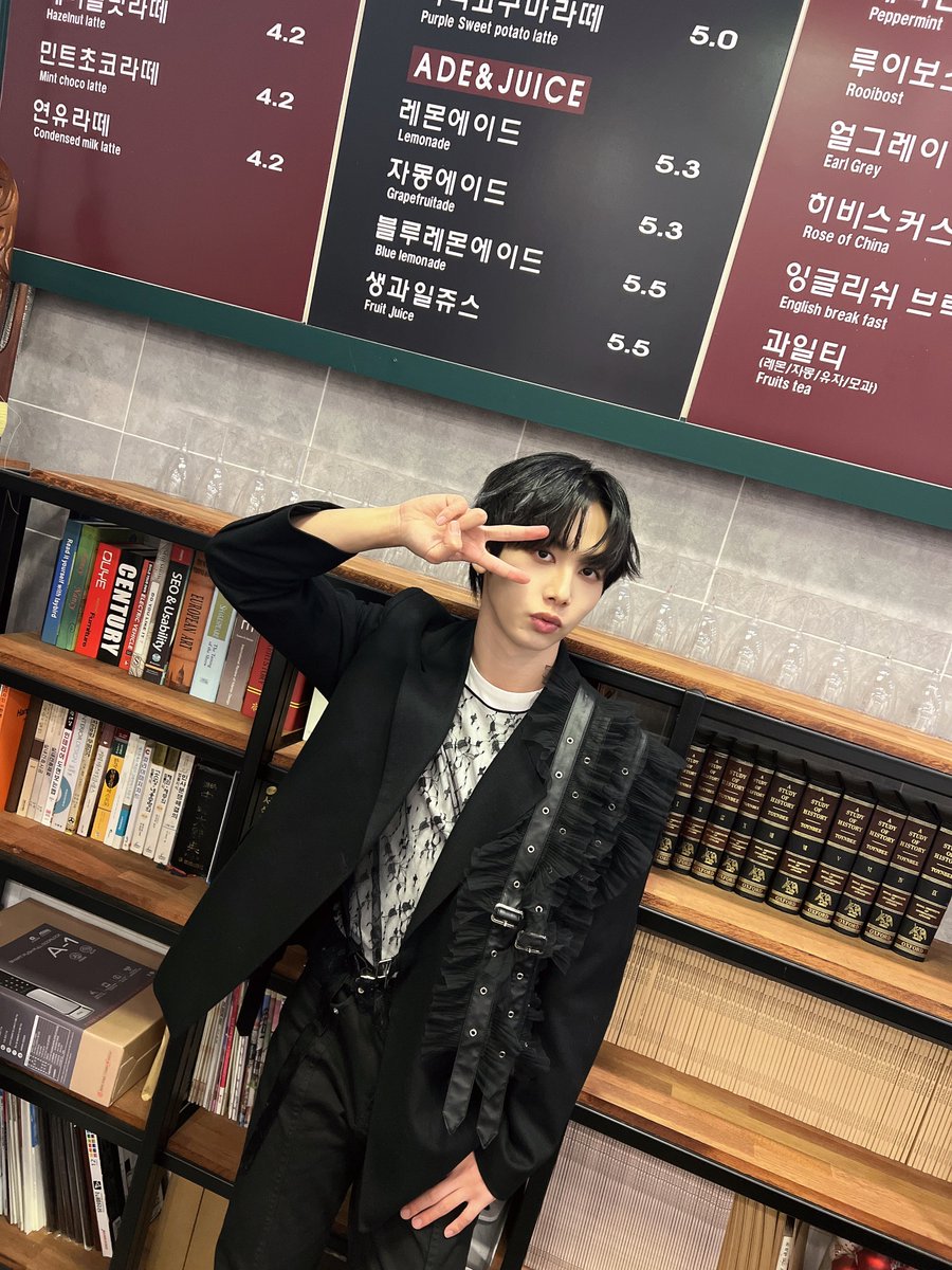 AIMERS_members's tweet photo. [#승현]

에이밍 덕분에 더 기억에 남는 2주년~❣️

#에이머스 #AIMERS #SEUNGHYUN https://t.co/xjWXv0b9uA