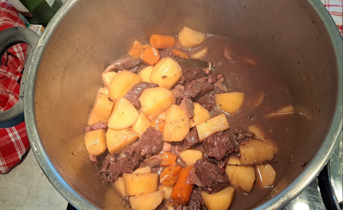 Imagine tes prochains bourguignons, tu les feras au bœuf brésilien nourri avec des hormones pour que l'Europe puisse vendre des Mercedes là-bas.

Non mais imagine quand même...