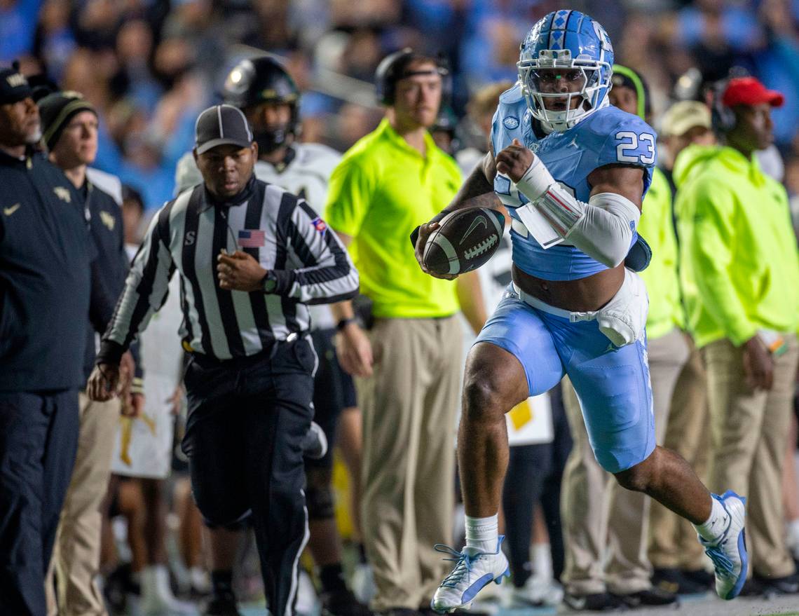 LeePaceTweet's tweet photo. Good morning from Chapel Hill, where you’ve got to marvel at the resiliency and resolve of @UNCFootball. Over five weeks … one funeral, two resounding road wins and one nail-biter vs. an old rival … a tailback climbs the record ladder and some huge plays on defense. https://t.co/kgUjrNILUM