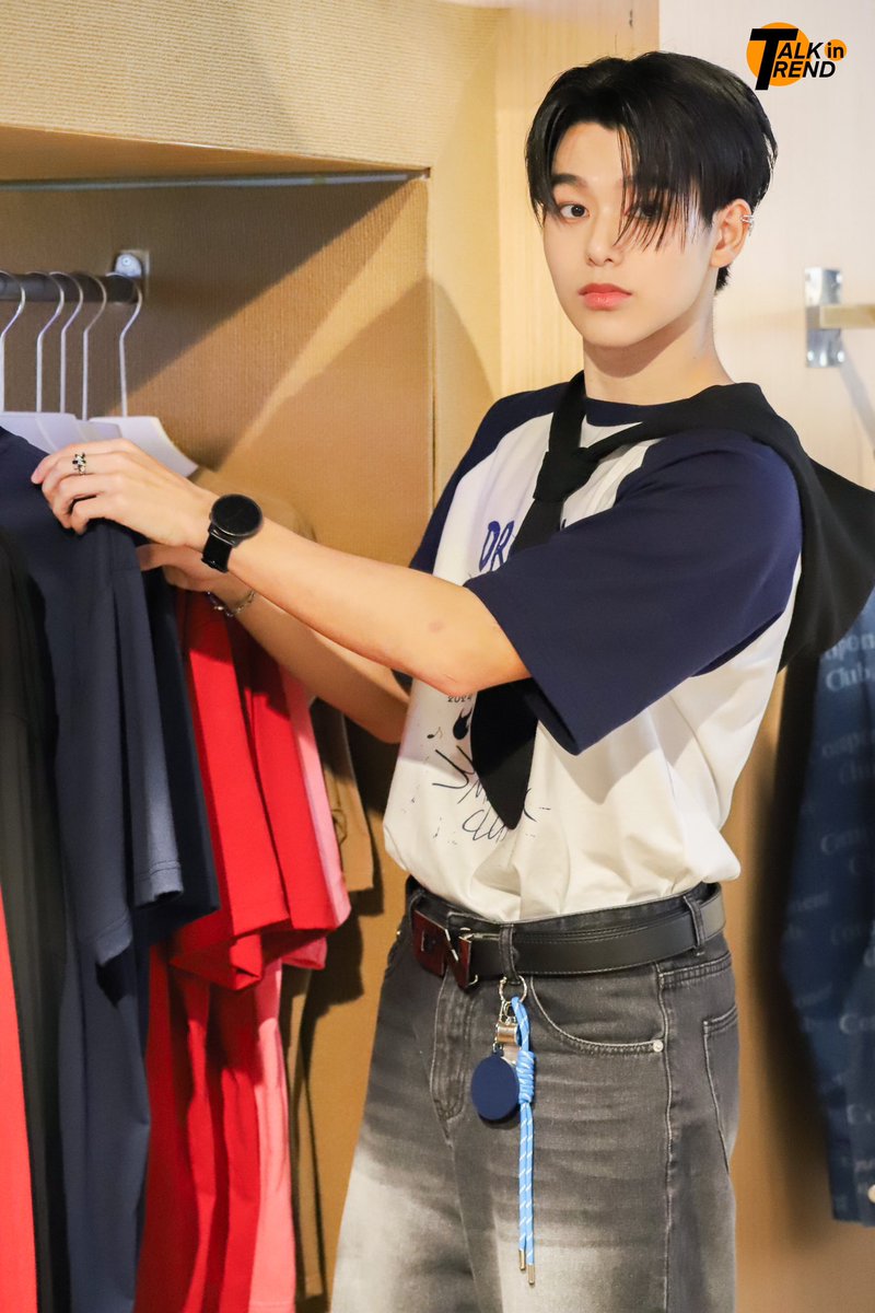 TalkinTrend's tweet photo. "กฤษฎิ์" ในงาน Component POP UP Store กับคอลเลคชั่นสุดพิเศษ Component X Lovesick2024 🤍💙

#krmjtc 
#Lovesick2024
#COMPONENTxKRITPHOP
#SiamCenter 
#Component24FW
#AbsoluteSiamStore
#AbsoluteSiamStorexComponent https://t.co/GTrDSRfo39