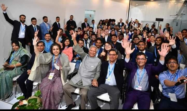 It's inspiring to see a world leader engaging with youth at COP29 Azerbaijan! Our very own <a href="/FarihaAumi/">Fariha Aumi</a>, Chair of Brighters, is representing us at the Youth Gathering for New Civilization. A significant milestone for Bangladesh! 🇧🇩 #COP29 #ClimateAction
#YouthClimateAction