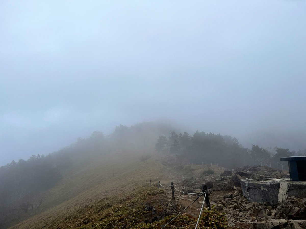 bonbon_0505's tweet photo. 大菩薩嶺
あいにくのお天気☁️
晴れたら雪化粧の富士山が見えてたはず。これはまた来てってことだ思ってまたいつか！ https://t.co/xcW0MjQMzj