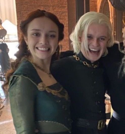 zatanasupremacy's tweet photo. olivia cooke bts from house of the dragon is my favorite https://t.co/0uLSKzM9sa