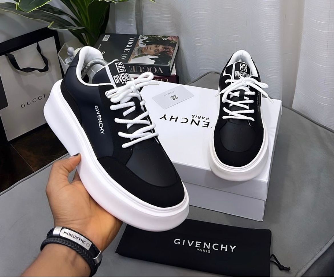 umaerfaruk's tweet photo. Twitter fam
Show your bro some love
Let me be your designer shoes, crock tops, T-Shirts, Sweat pants, Hoodies Original Palms and Crocs Plug. 
Saviola Luxury Shop
No 138 Hashim Plaza 
Opposite Mudassir &amp; Bro Ahmadu Bello Way Kaduna. 
Chat up on 08130818529
Statewide Delivery https://t.co/nqMljrm6nX