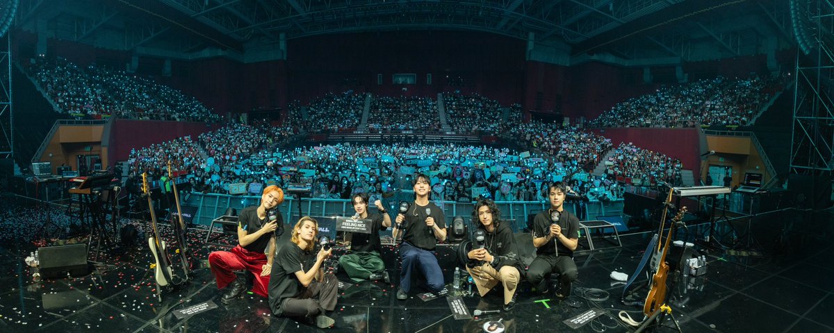 [ #Xtra_Scenes ]

함께하는 모든 순간이 FEELING NICE
서로만 바라보니까 CAN’T DENY ✨🖤

#XdinaryHeroes #엑스디너리히어로즈
#LIVE_and_FALL #Concert
#WE_ARE_ALL_HEROES