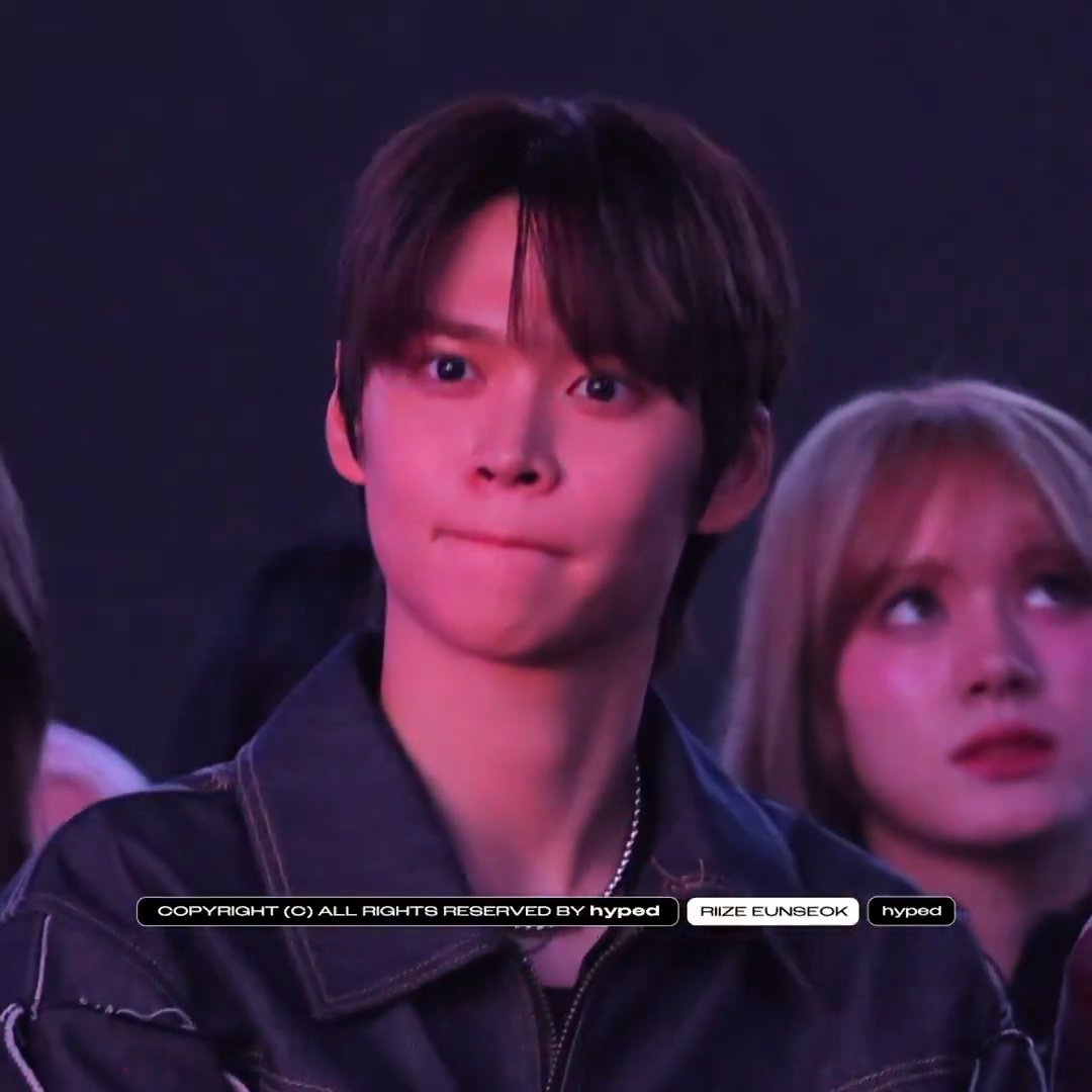 _SES_S2's tweet image. 열심히 말랑이입술반죽하는거 왜케귀여움