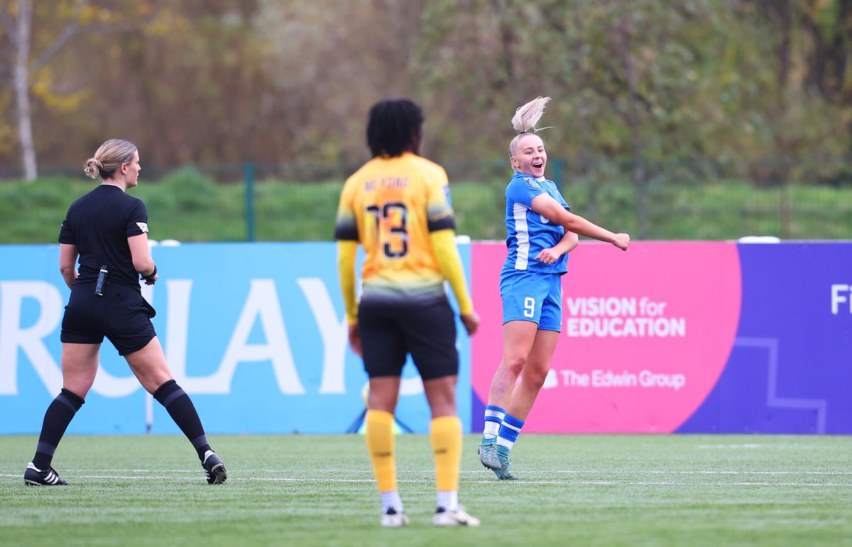 Opening the scoring for <a href="/DurhamWFC/">Durham Women FC</a>! 🙌

#BarclaysWC <a href="/carlyajohns/">Carly Johns</a>