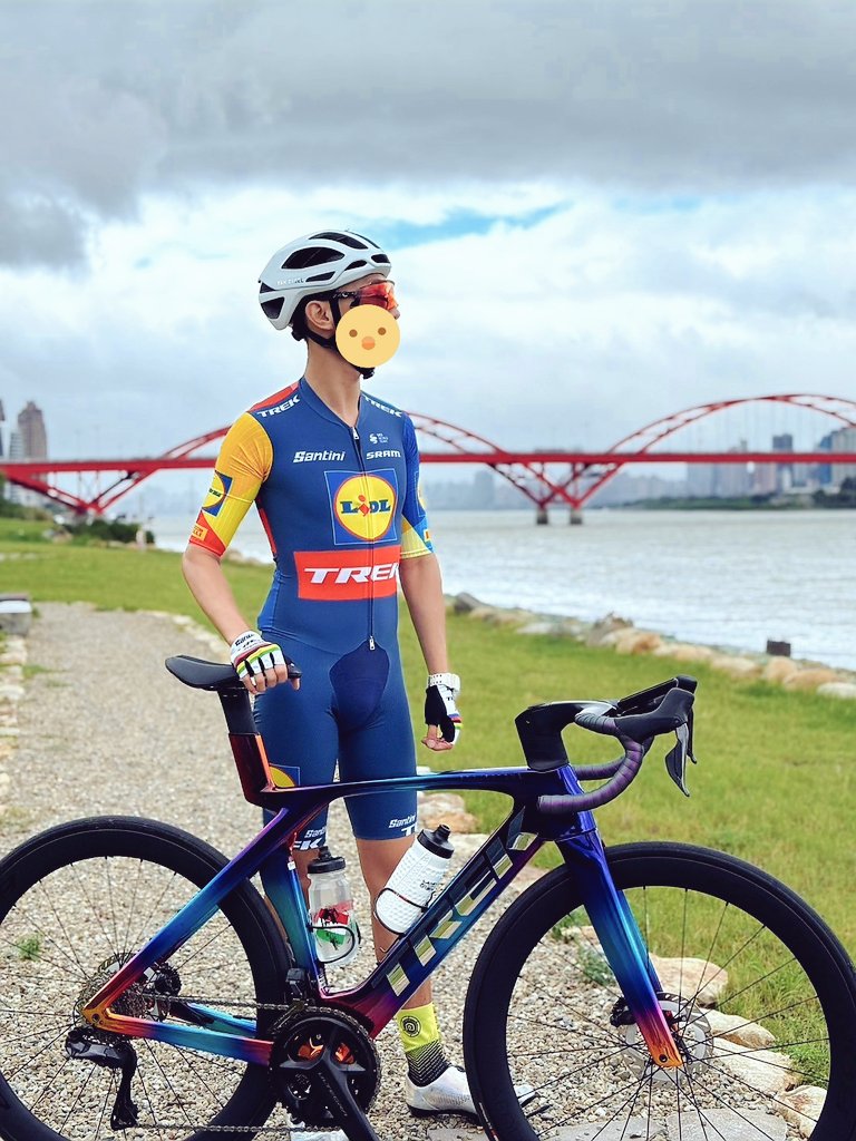 andy10154's tweet image. 慢慢找回騎車的快樂🙂🙂
希望每天都是騎車好天天😉😉

#Trek
#Modone
#Projectone
#skinsuit
#Santini