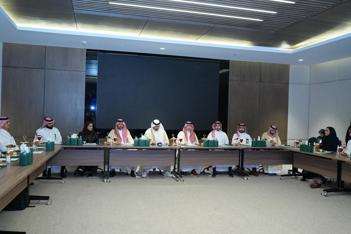 MISA's tweet photo. #وزارة_الاستثمار ووزارة الرياضة @mosgovsa تعلنان عن إقامة #منتدى_الاستثمار_الرياضي  تحت شعار "استثمار رياضي طموح" في الفترة 7-9 أبريل 2025 في الرياض.
بحضور وكيل الوزارة لتطوير الاستثمارات، ووكيل وزارة الرياضة للإعلام والتسويق وممثلين من القطاعين العام والخاص https://t.co/8sWQgjJH4Z