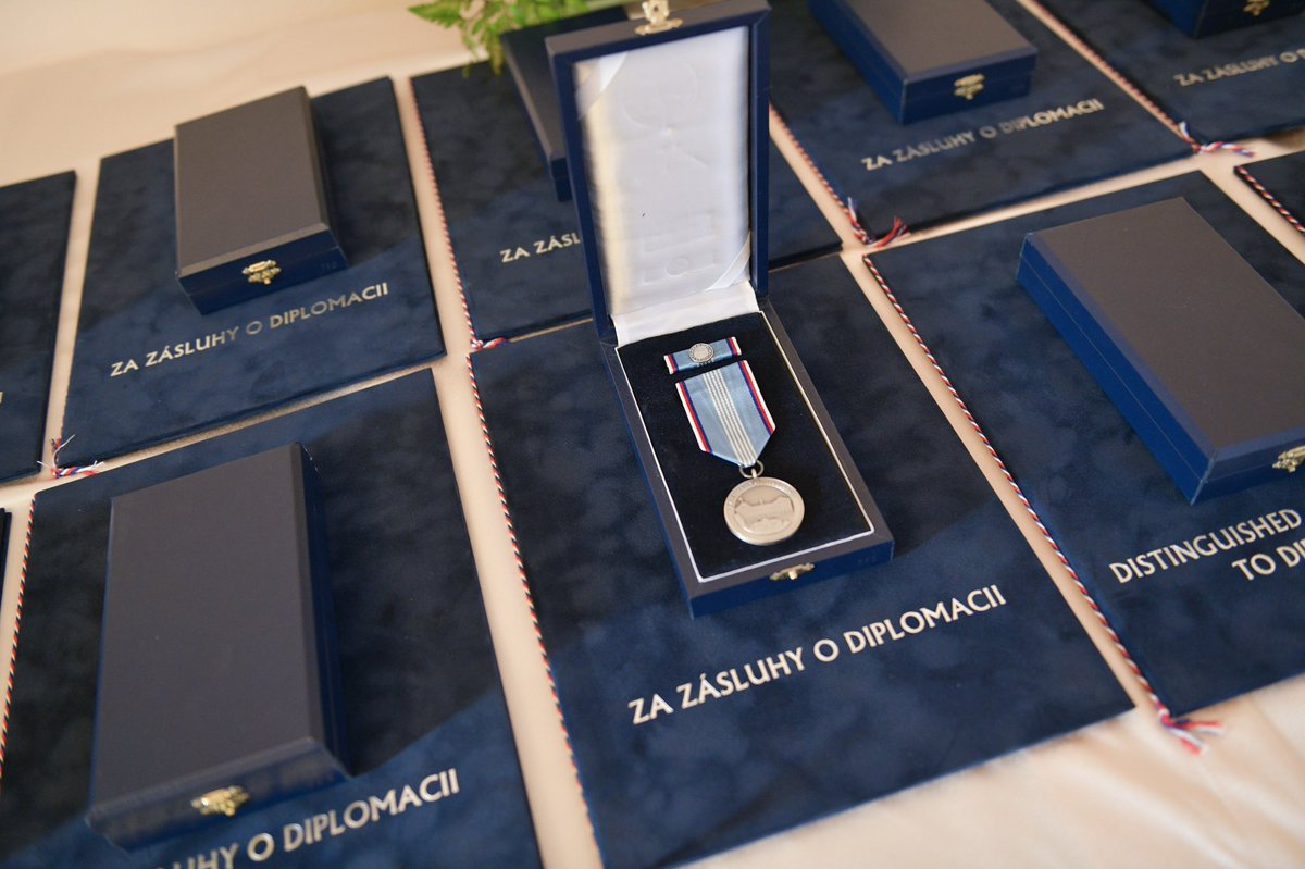 JanLipavsky's tweet image. On November 17, I awarded the Medals of Merits for Diplomacy to three institutions and thirteen personalities. Their contributions embody Czech values and promote our country's good reputation worldwide. I am thankful for this opportunity to recognize their efforts.