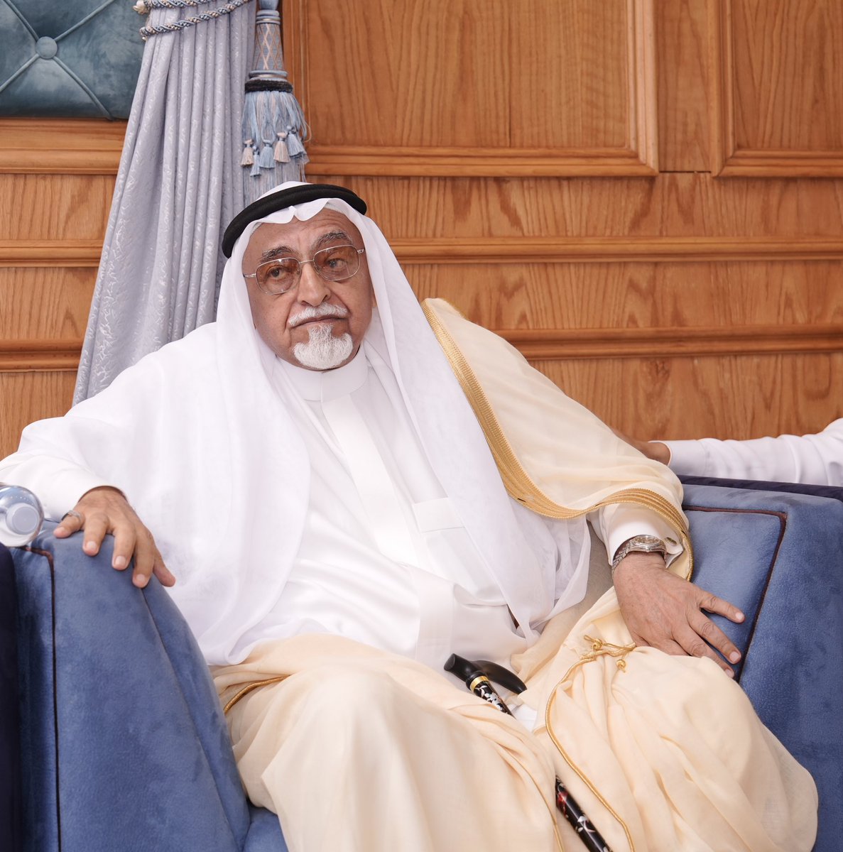 شخصيات من الباحة
————————
الشيخ سالم بن صالح بن حمري الغامدي أحد وجهاء غامد من أهالي قرية الجادية، عُرف بالشهامة والنبل والكرم،  ساهم مع لجان الإصلاح في حل كثير من المشاكل والنزاعات الاجتماعية،  ثقافته واسعة، صاحب قدرة في إقناع الآخرين  بحكمته ولطفه ونزاهته  وصدق نيته وشفافيته،