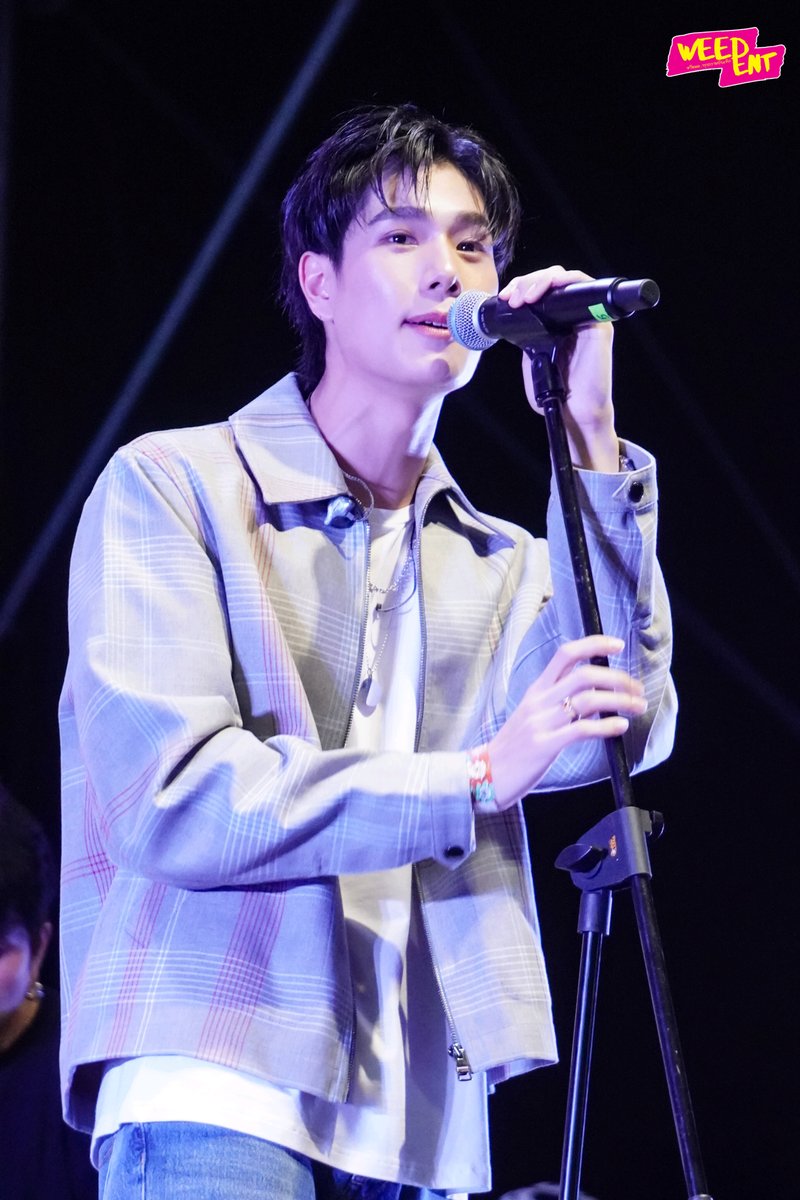 WEED_ENT's tweet image. หนุ่มหล่อมากความสามารถ &quot; ภูวินทร์ &quot; ร่วมแสดงในงาน CAT EXPO 11 ✨🎤🎶

PHUWIN in CATEXPO11

#CATEXPO11xPHUWIN  
#phuwintang
#CATEXPO11 #CATRADIO