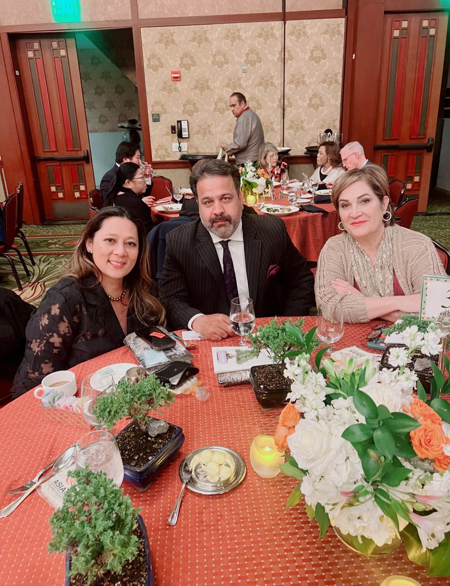 SulimanBasir's tweet photo. Honored to be recognized as a Community Leader at the Asian American Business Association’s 2024 Business Award Gala. Thank you to the association for this recognition. I look forward to continuing our work together to support and grow our communities. https://t.co/pb6GJJHZgB
