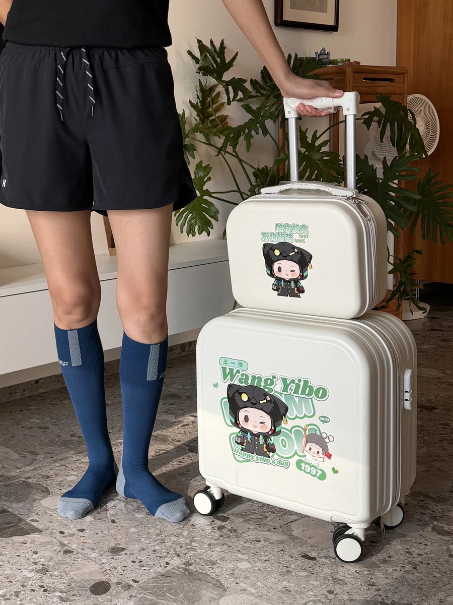 _RED_BOX's tweet image. รับพรี - กระเป๋าเดินทาง ลาย Yibo
✔️1 เซต 18 นิ้ว + 14 นิ้ว
🏷️ ราคา 980 บาท

❗️ราคายังไม่รวมค่านำเข้าและค่าส่งในไทย❗️

#ตลาดนัดอี้ป๋อ