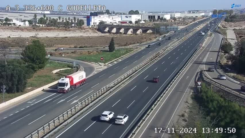 🚨IMPORTANTE: Los vehículos pesados ya podrán circular por la A-3, A-7, V-30 y V-31 A CUALQUIER HORA del día.

➡️El transporte de mercancías del Corredor Mediterráneo podrá circular sin restricción horaria.

ℹ️ Más información en <a href="/InformacionDGT/">D.G.T.</a> y boletines de radio.