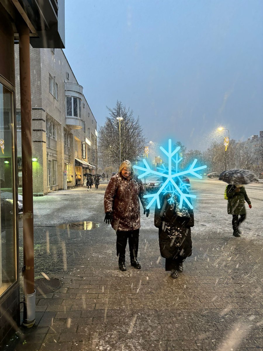 Seinäjoen kaupunginteatteri. Huippua. Seili jo aiemmin nähty. Eilen Eikä yksikään pelastunut. Melkein sama pelastumattomuus kävi mielessä meille, kun tulimme ulos teatterista lauantain keliin...<a href="/Sjoenteatteri/">Seinäjoenteatteri</a>