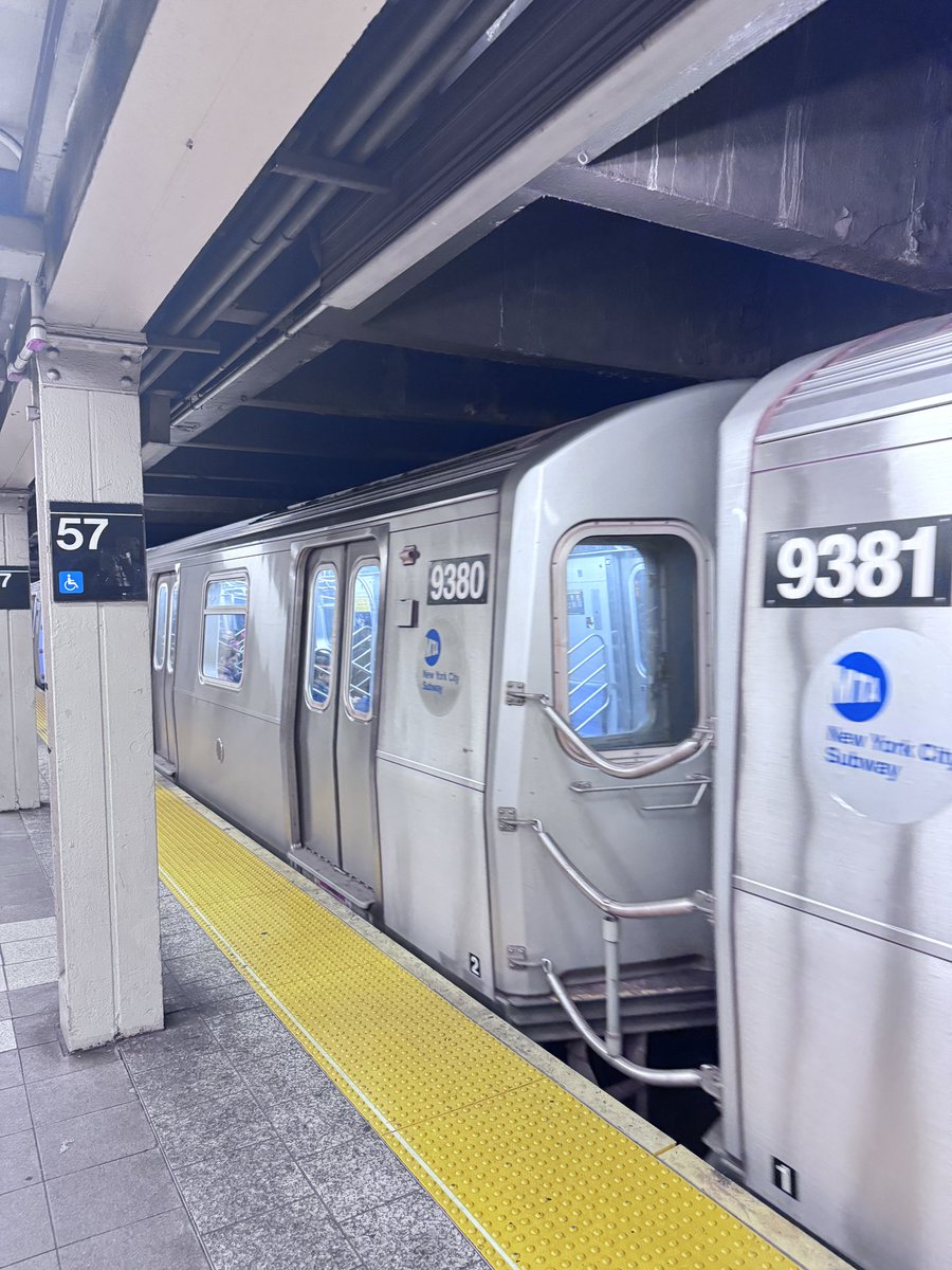 jasoncnnz's tweet photo. #NYC https://t.co/wSxdOZP7WU