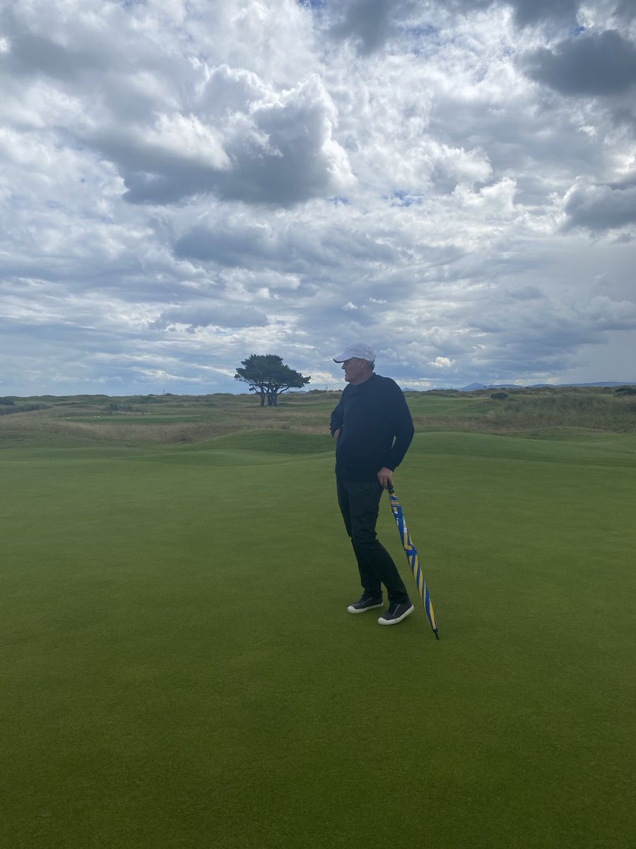 firmandfastgolf's tweet image. Always great to catch up with ⁦@mikeclaytongolf⁩, new episode incoming next week #sandbeltinvitational #7MB #TomSimpson #CDPbirthday #englishgolf #routing ⛳️