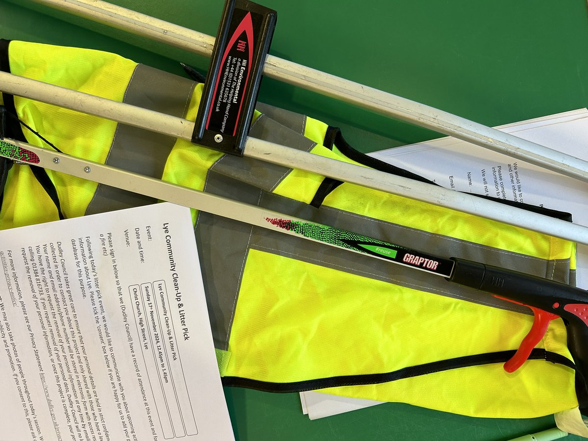 Life in Lye Team all ready for a community litter pick.  We are at on the High Street in Lye until 2pm, come join in #communitycohesion #connectedcommunities