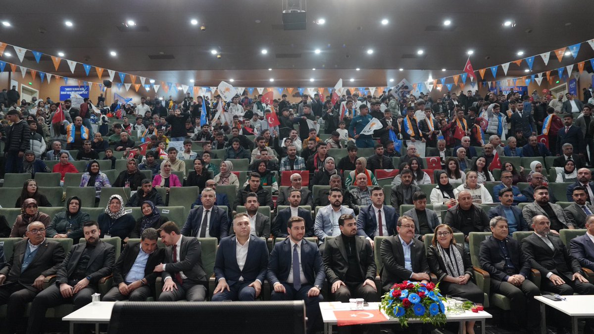 📍 Gaziantep | Nizip

AK Parti Nizip İlçe Gençlik Kolları 7. Olağan Kongresi’ni, Genel Merkez Gençlik Kolları Başkanımız ve İzmir Milletvekilimiz Sayın Eyyüp Kadir İnan’ın teşrifleriyle büyük bir coşku ile gerçekleştirdik.

Gençliğin gücünü, dinamizmini ve birlikteliğini bir kez