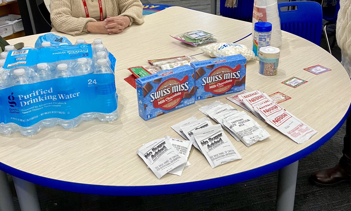 anninmark1's tweet photo. The sunshine committee hosted a cookie and cocoa night for the staff @FFES_PWCS . What a great way to kick off the holiday season! https://t.co/bTl01Q4viA