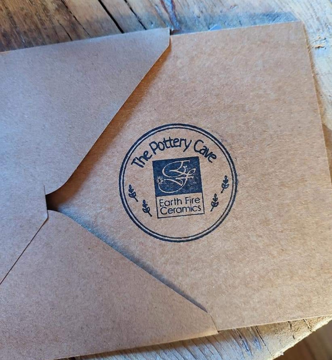 🎁Give the gift of ✨creativity✨ this Christmas 🎁🎅👌

🎁A gift to create memories forever ✨

Vouchers are available to purchase online at …ve-earth-fire-ceramics.sumupstore.com or email us at thepotterycave1@gmail.com