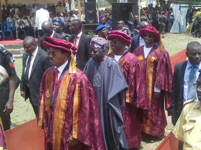 Adebayo65268456's tweet photo. @firstladyship This happened in Lautech at August 2012 which I witnessed live. Don't ask me what the speech was about sha😊 #Ultimatesearch https://t.co/NZuuwRarqK