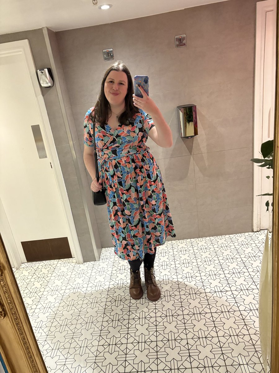 Had the best night out with the work girls last night 💃🥂 today is about being cosy in front of the TV 🥰